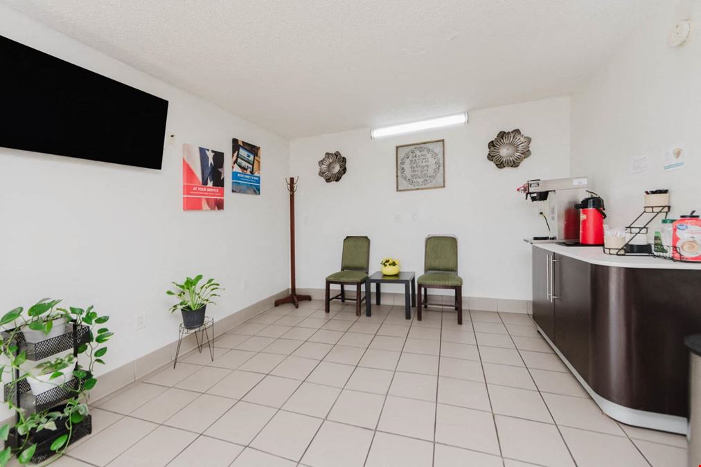 Motel 6 + Studio 6