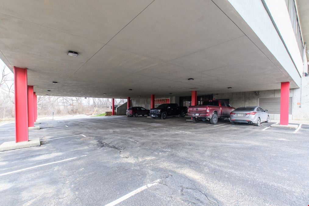 11005 E Cir