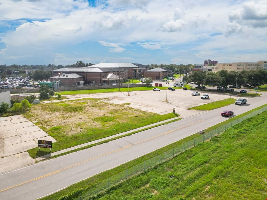 New Construction Retail and Rooftop Restaurant Space with I-10 Visibility
