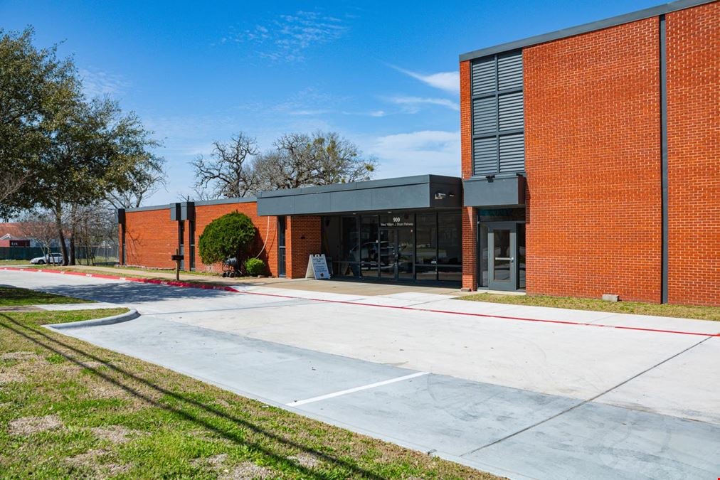 900 W William J Bryan Pkwy