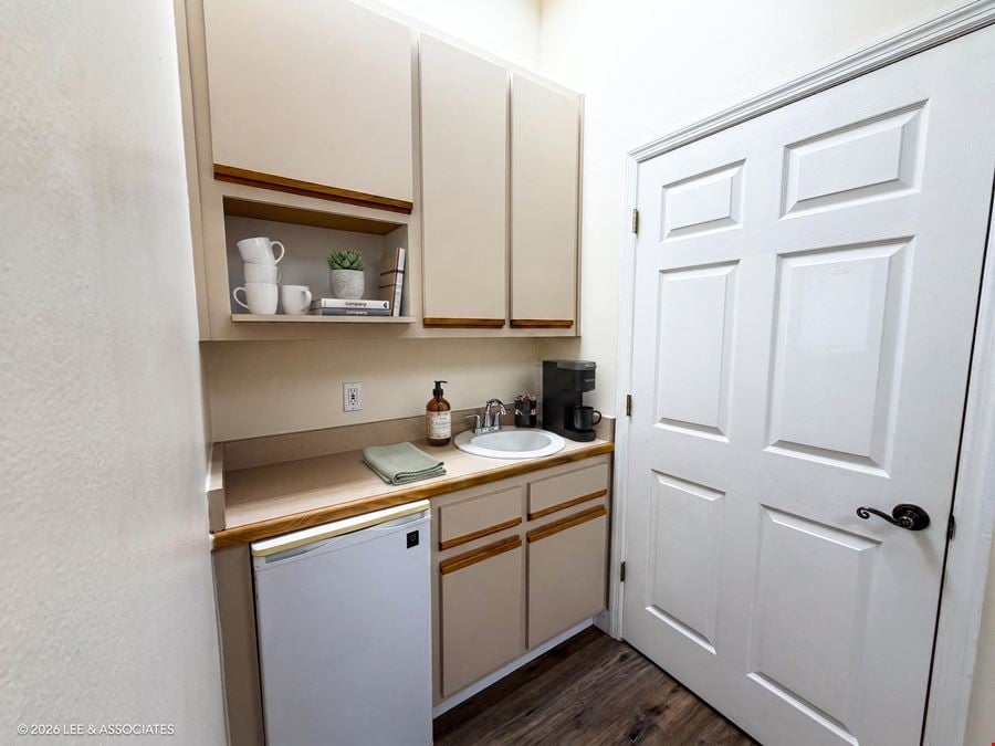 5800 NW 39th Ave, Suite 101-B