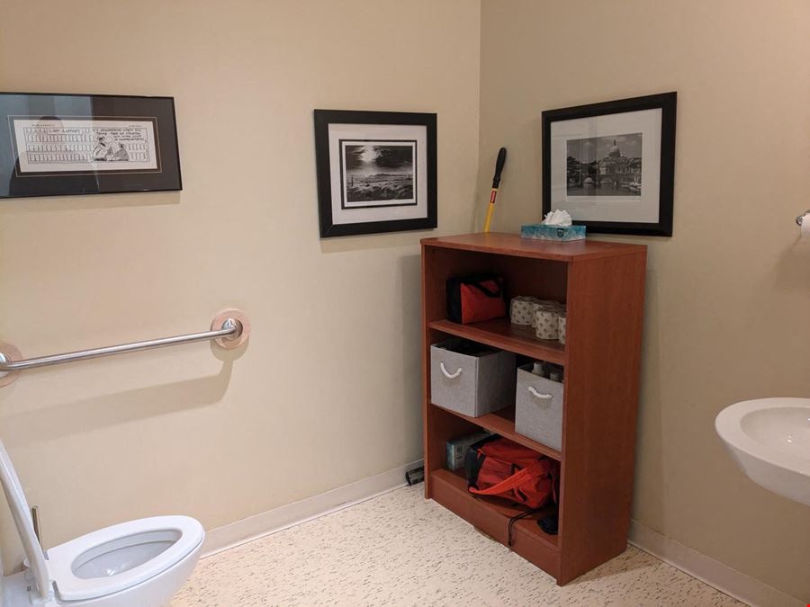 2745 Veterans Memorial Pkwy Commercial Strata Unit