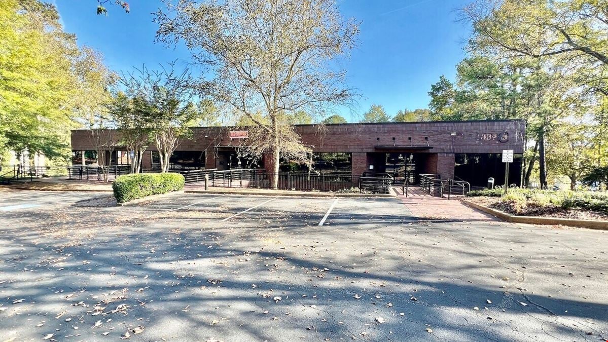 8800 Roswell Rd