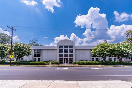 Preview of commercial space at 823 North Elm Street