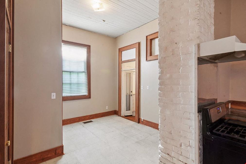 Commercially Zoned Duplex on Tchoupitoulas