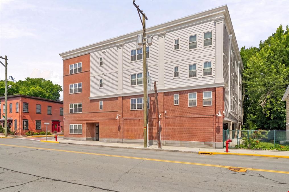 122 Greenwich Ave