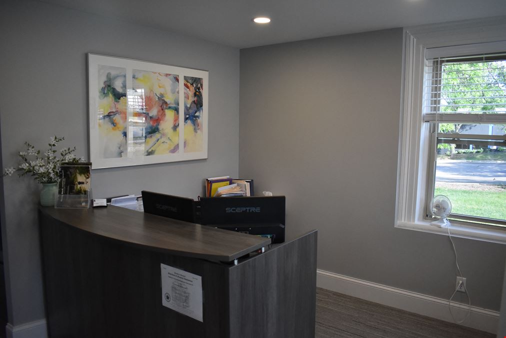 121 N Parker Dr