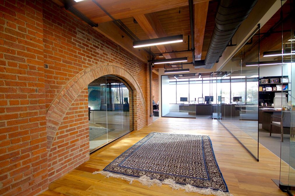 285 Riverside Ave