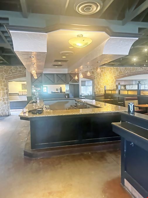 Former Macaroni Grill Available