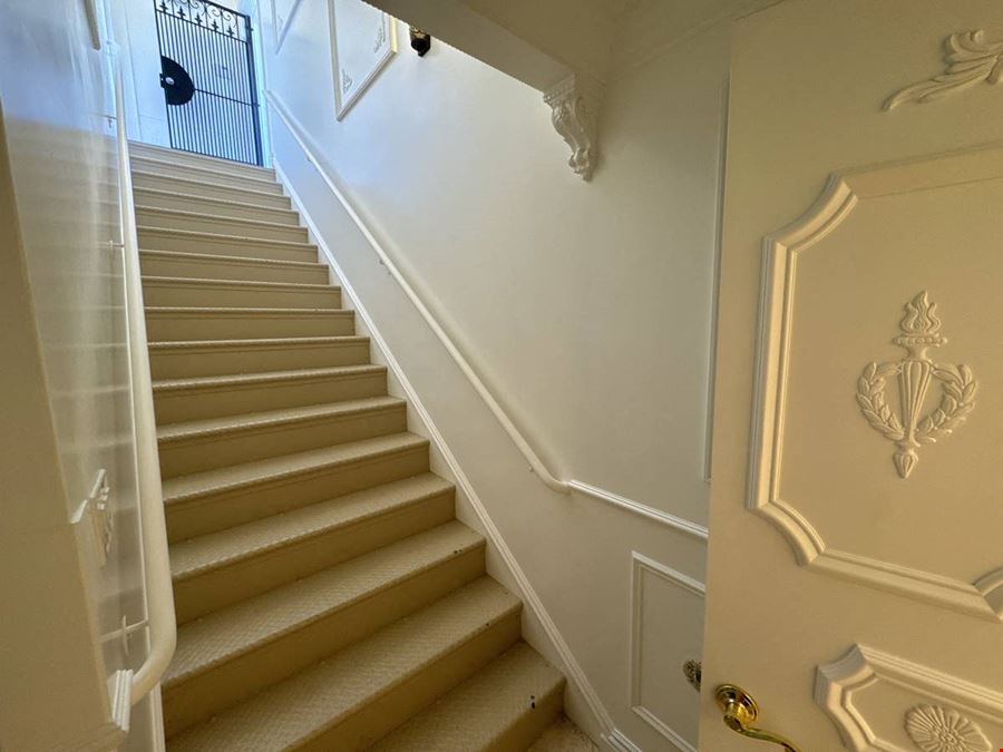 29A Cambon Dr