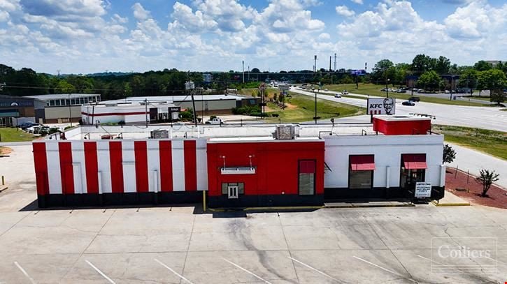 ±3,520-SF Restaurant with Convenient Access Off I-85