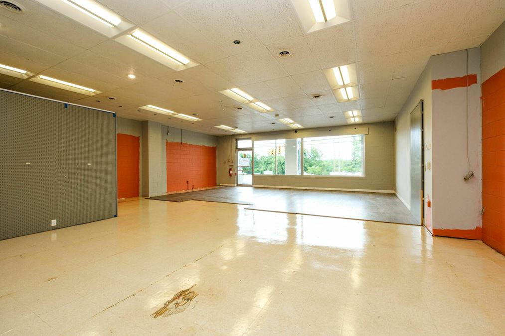 NICE BUILDING IN HIGH TRAFFIC AREA FOR SALE OR LEASE