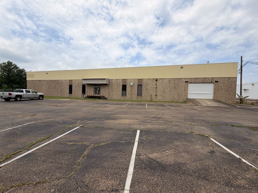 545 Ford Ave - Functional Warehouse/Distribution Space
