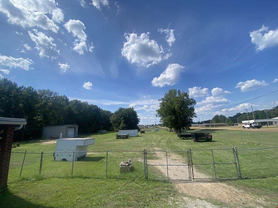 Carthage, MS Commercial Land & Flex Building