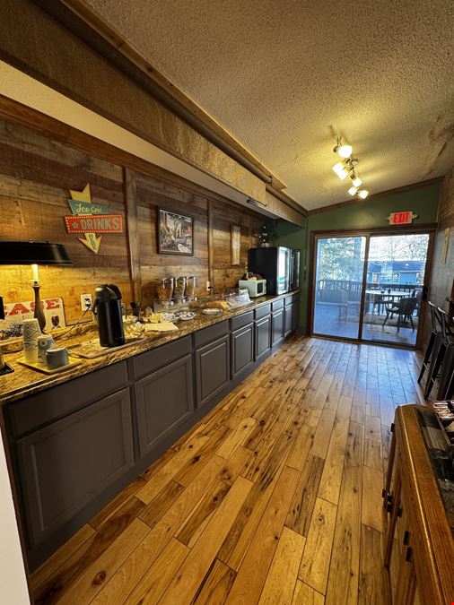 Meadowlark Motel