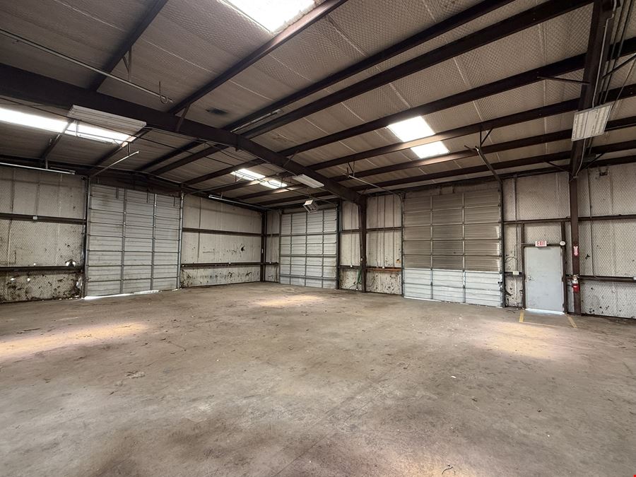 27,750 SF Storefront & Warehouse on ±36 Acres