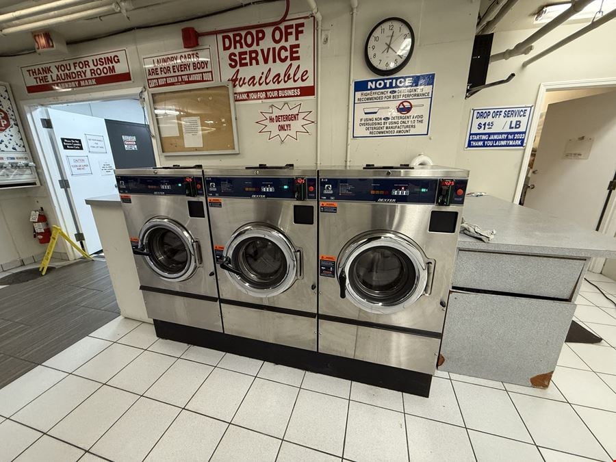 655 W Irving Park Rd