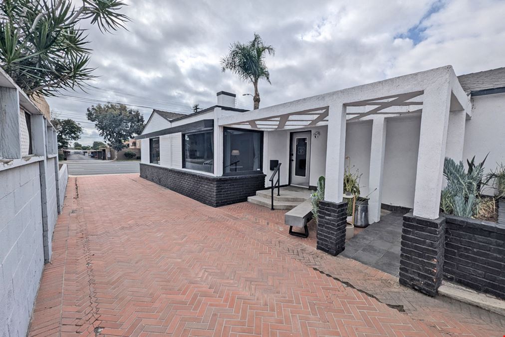 STAND-ALONE PROFESSIONAL OFFICE BUILDING | TUSTIN - NEAR IRVINE