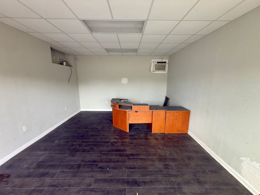 Freestanding Retail Building | Corner Lot