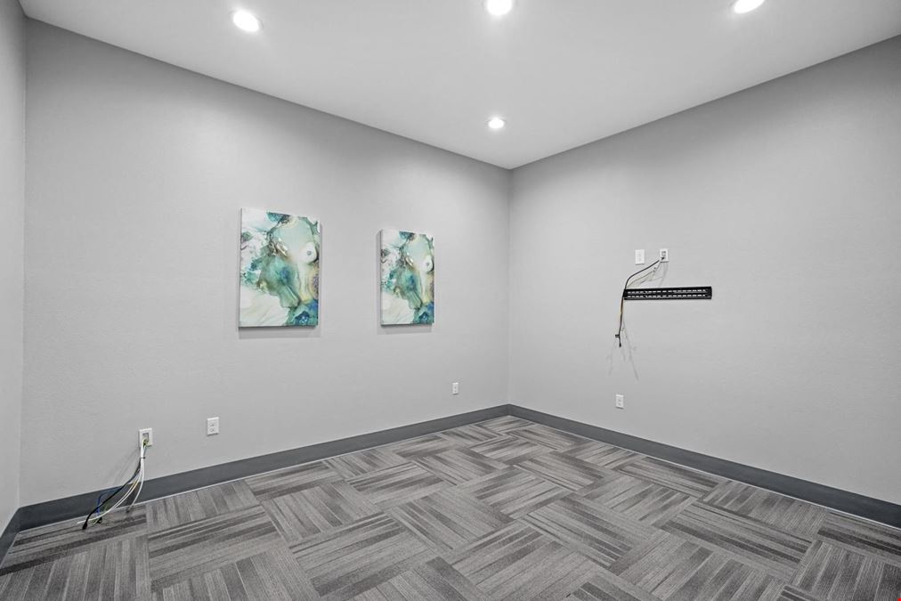 ±2,250 SF Office for Lease in Rowlett, TX