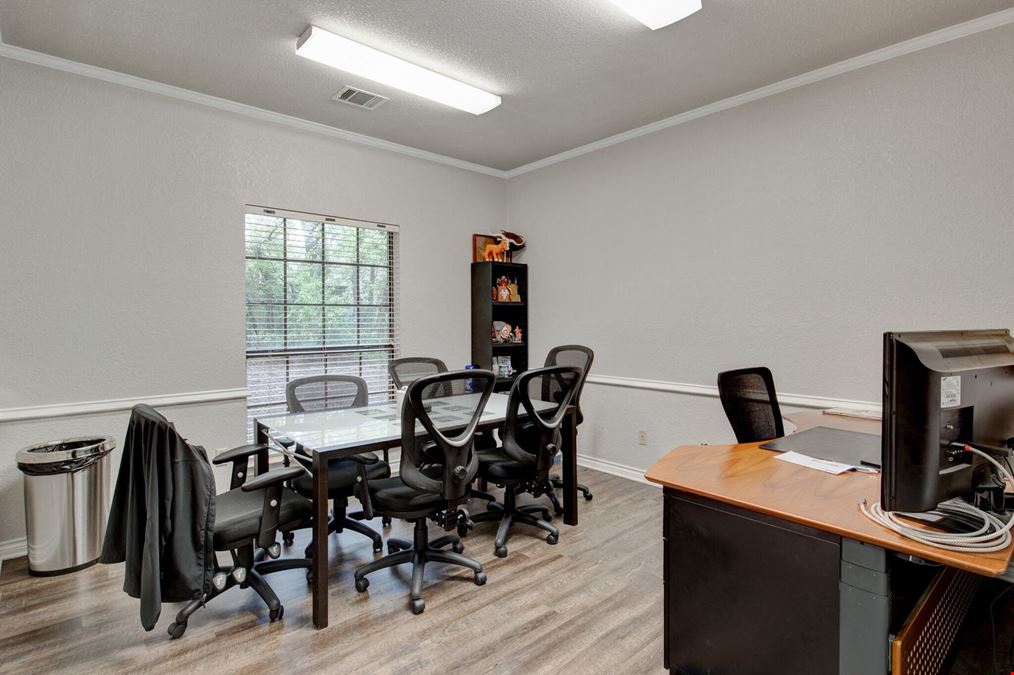 1721-1725 E Southlake Blvd