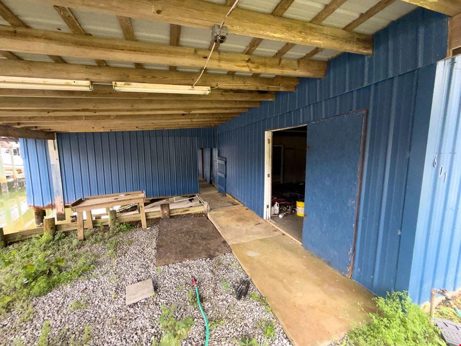 Waterfront Commercial Opportunity| 4,992 SF |