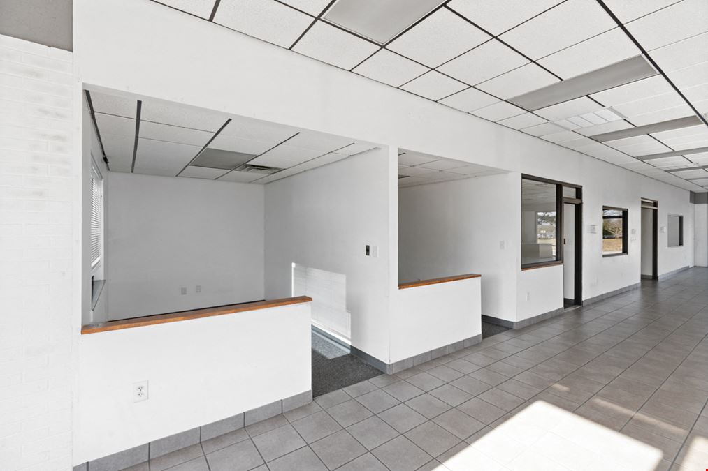 5,500 SF COMMERCIAL SPACE AVAILABLE | GREAT VISIBILITY