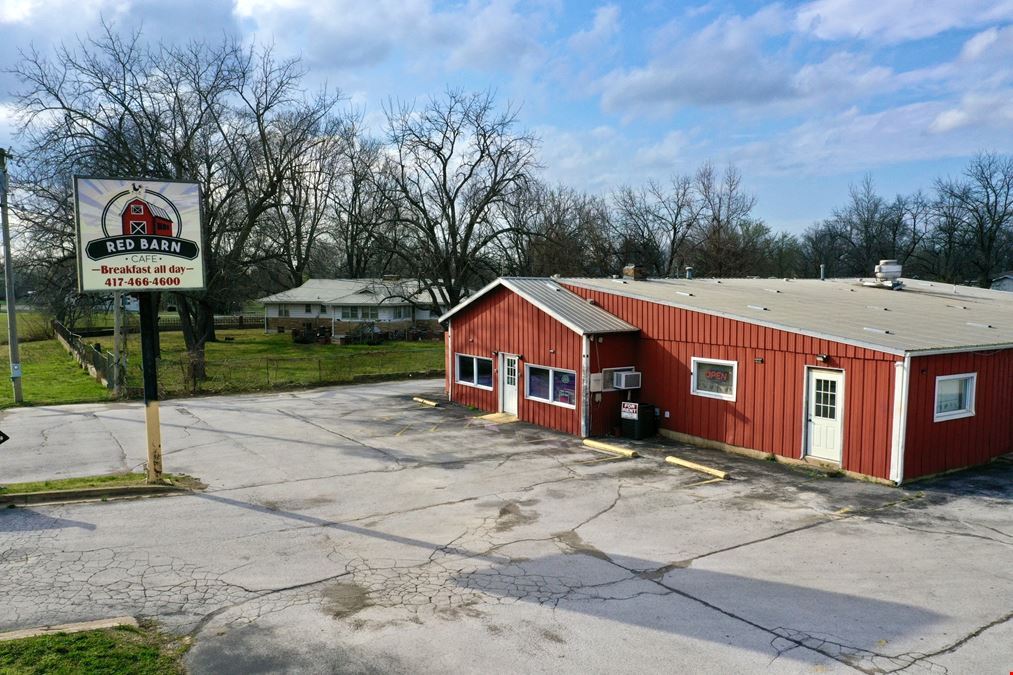 3,960 SF Restaurant Building + Lot For Sale in Mt. Vernon