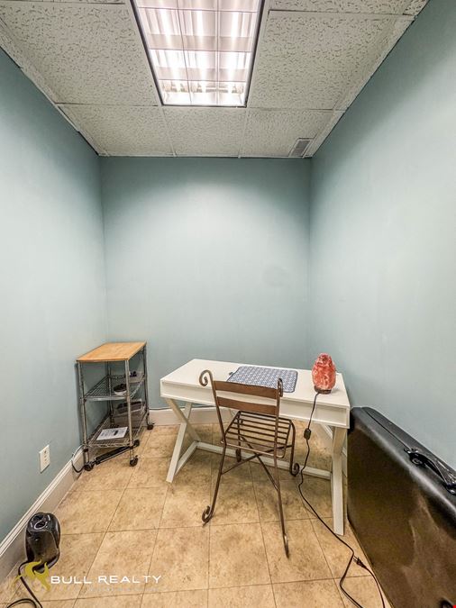 Office Suites in Woodstock, GA | ±54 - ±454 SF