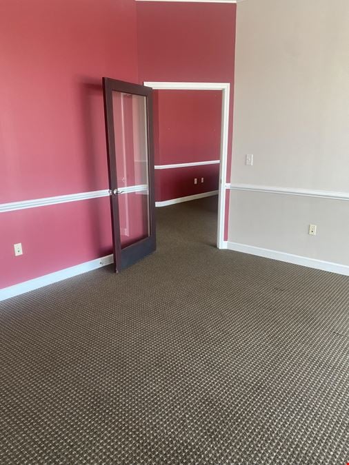 Gator Hole Plaza Retail/Office Space