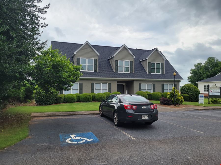 1026 Twelve Oaks Circle