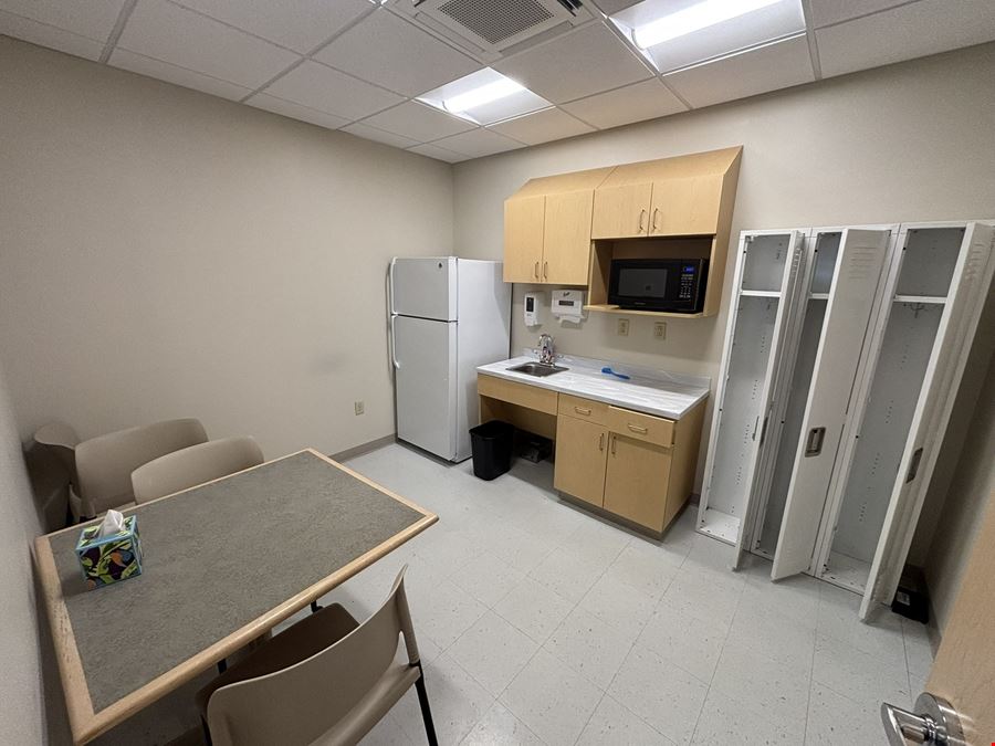 Retail End Cap For Sublease