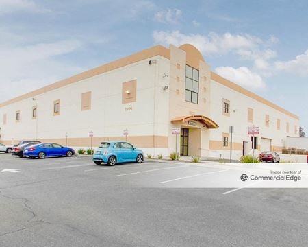 Preview of Industrial space for Rent at 3403 W MacArthur Blvd