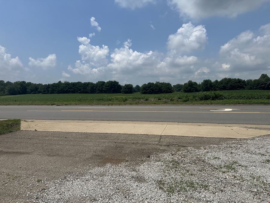 .4 ACRE COMMERCIAL LOT W/ OFFICE FOR LEASE