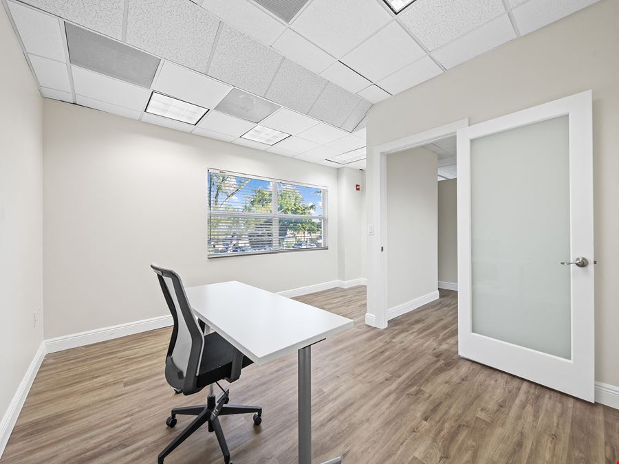 2801-2809 E Commercial Blvd