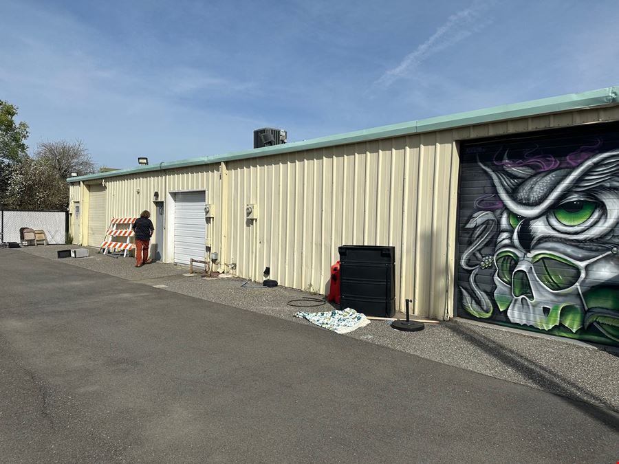 507 N Everett St Suite 130