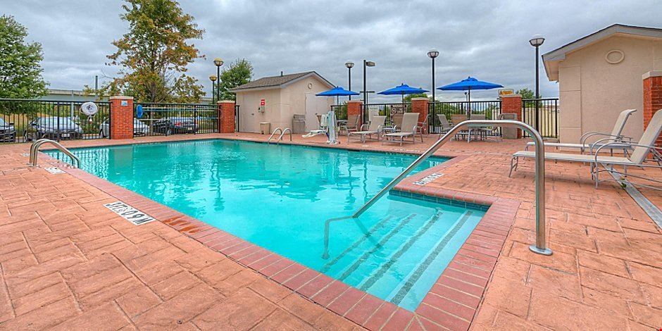 Holiday Inn Express & Suites Memphis Southwind