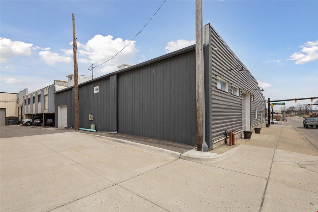206 W Louis Glick Hwy