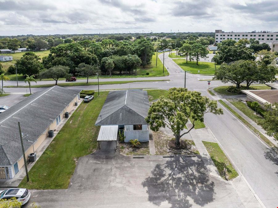 Turn-Key Medical Office: Steps from Lawnwood Medical Center