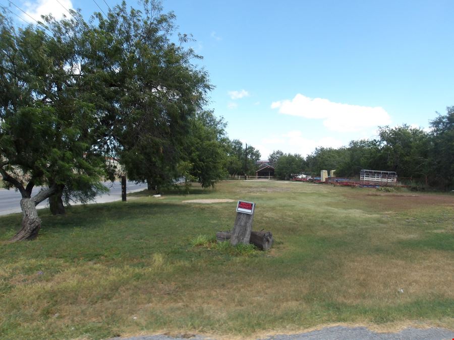 3825 S Expressway 83