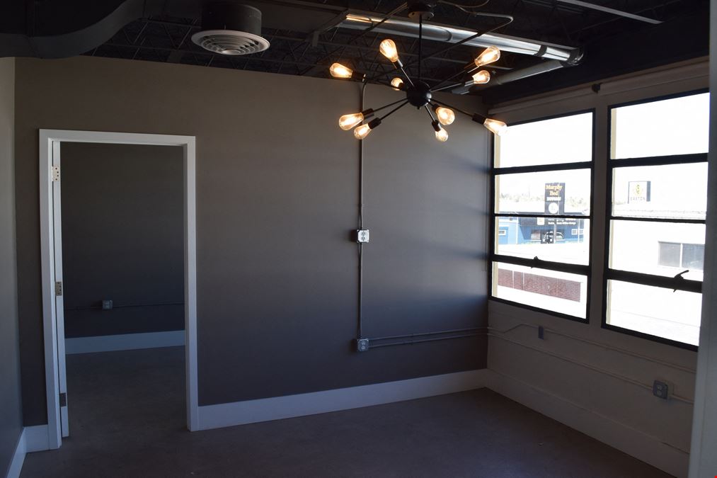 Office available on Santa Fe Drive