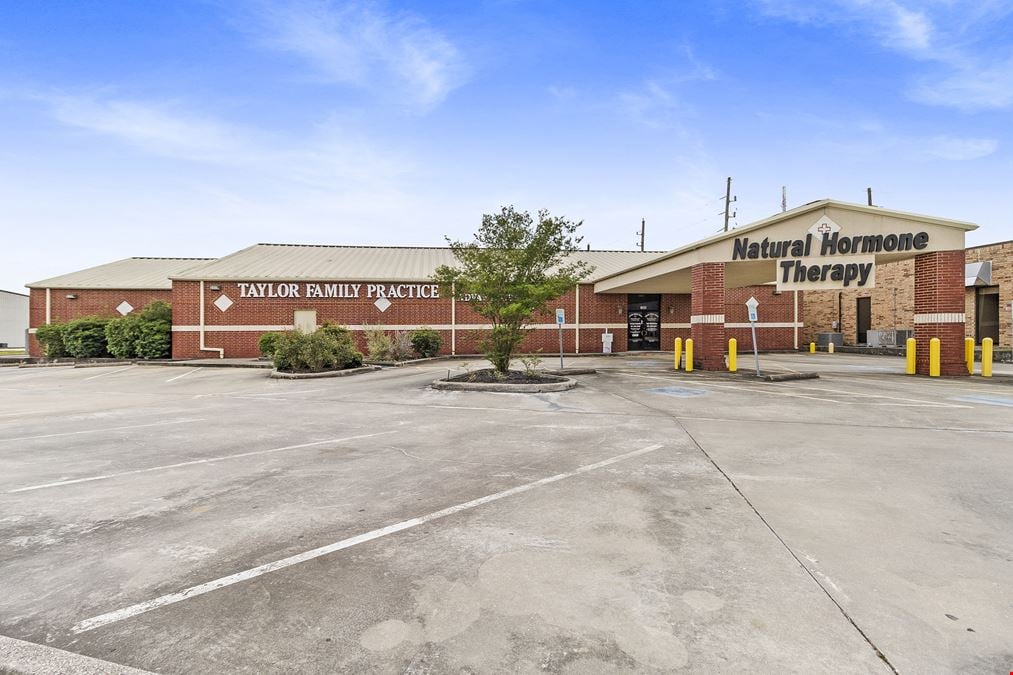 9,800 SF Class B Multi-Tenant Medical Office in Prime Humble Corridor –  High Visibility