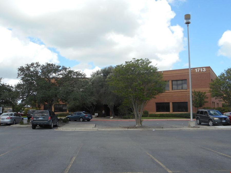 1713 Treasure Hills Blvd. Unit 2B