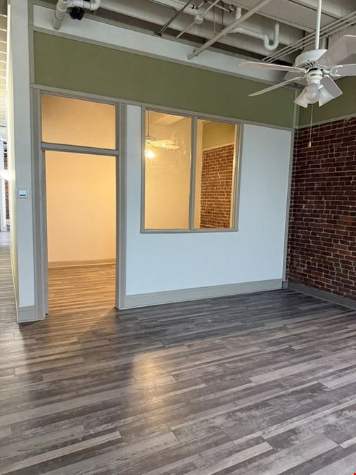 6743' historic downtown building w/street retail and upstairs living