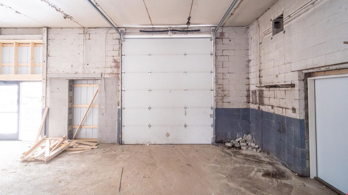 Versatile Shop/Warehouse Space | SE Rochester