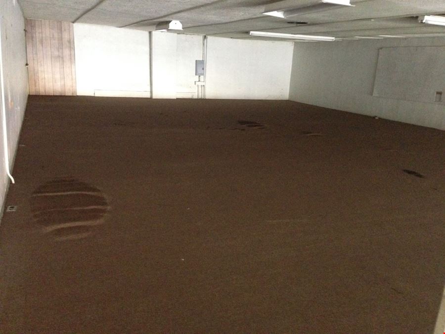 Nice Downtown Retail/Office Space For Lease