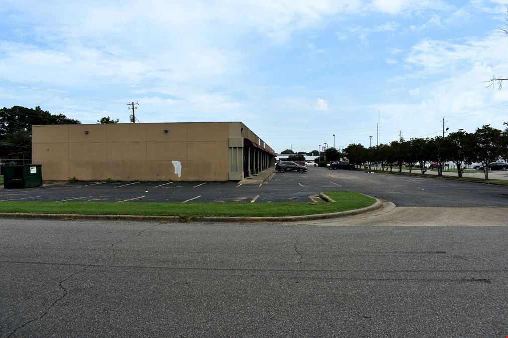 100-156 Mendel Pkwy. - 17,516 SF, 15-unit Retail Strip Center