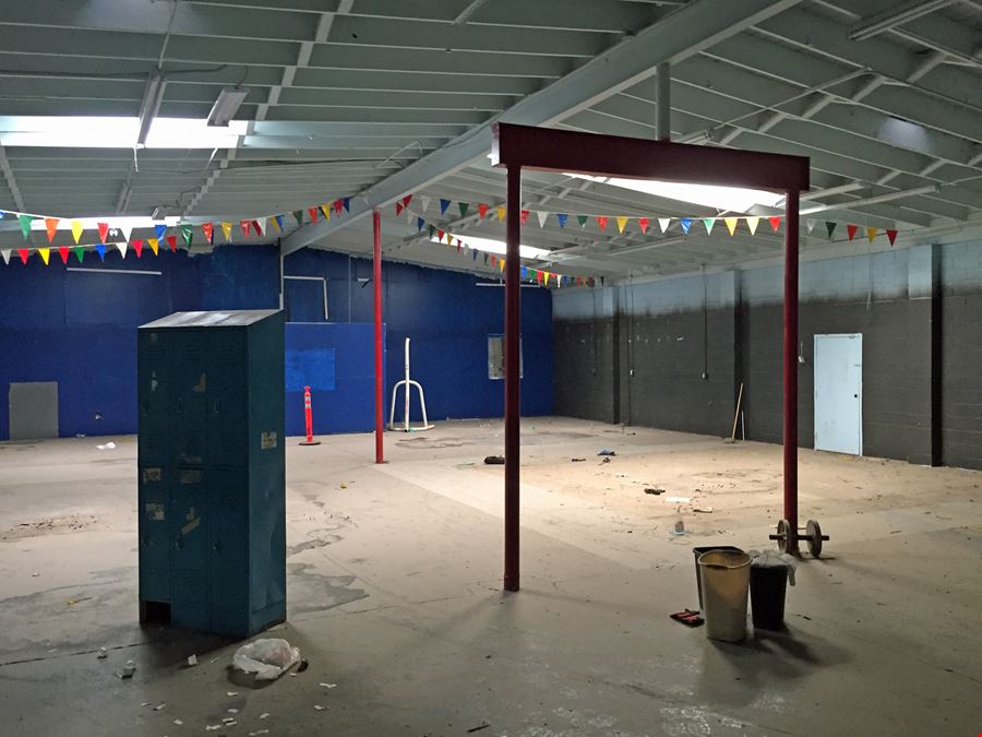 Commercial Retail Spaces in Madera, CA