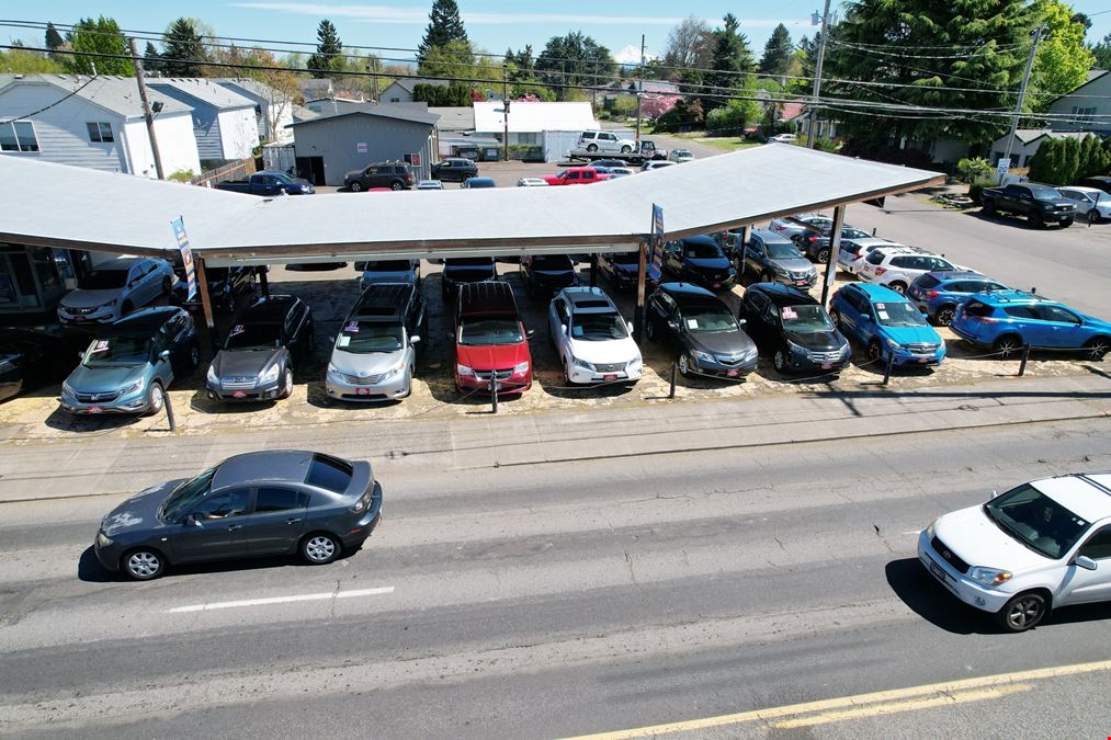 Auto lot and Buildings For Sale