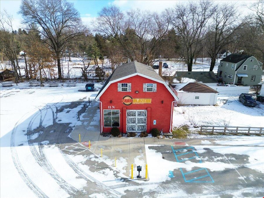 11 N Hobart Rd
